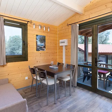 La Mora カルヴィ